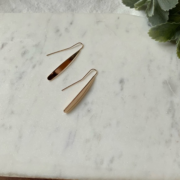 The Parker - Gold Drop Statement Earrings - Picture 4 of 6